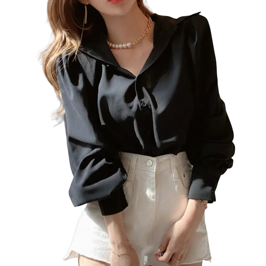 Women's Lavender lapel button front blouse.